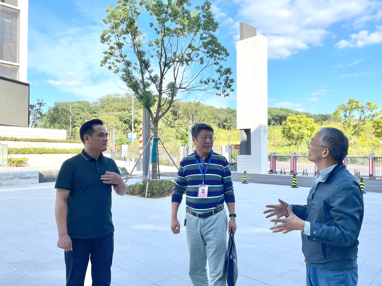 【绿色华中】责任督学到校检查 促进学校和谐发展——南外仙林分校华侨城中学迎接督学关于“双减”工作检查