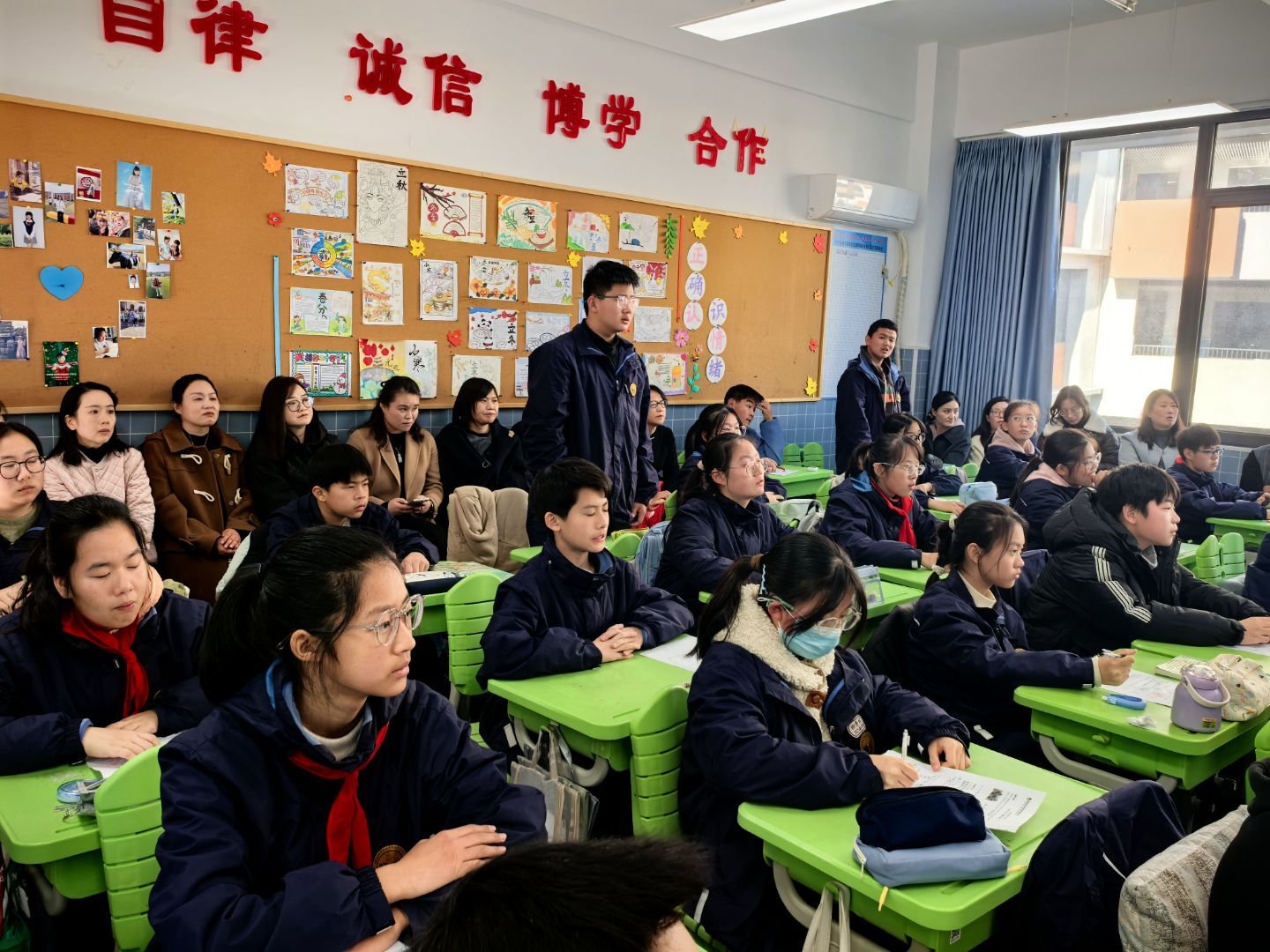 【绿色华中·家长学校】家校同心育桃李，携手同行促成长 —— 我校成功举办2025年秋学期家长学校活动