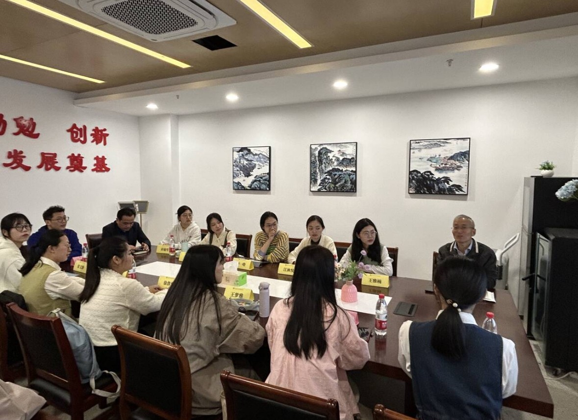 家校同行，促新教师成长