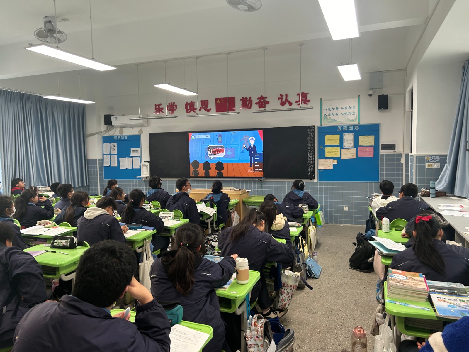 教室消防培训.jpg