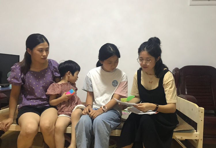 【实初德育】实初石埠桥校区“万师访百万户”大家访活动_html_afe6c32.jpg