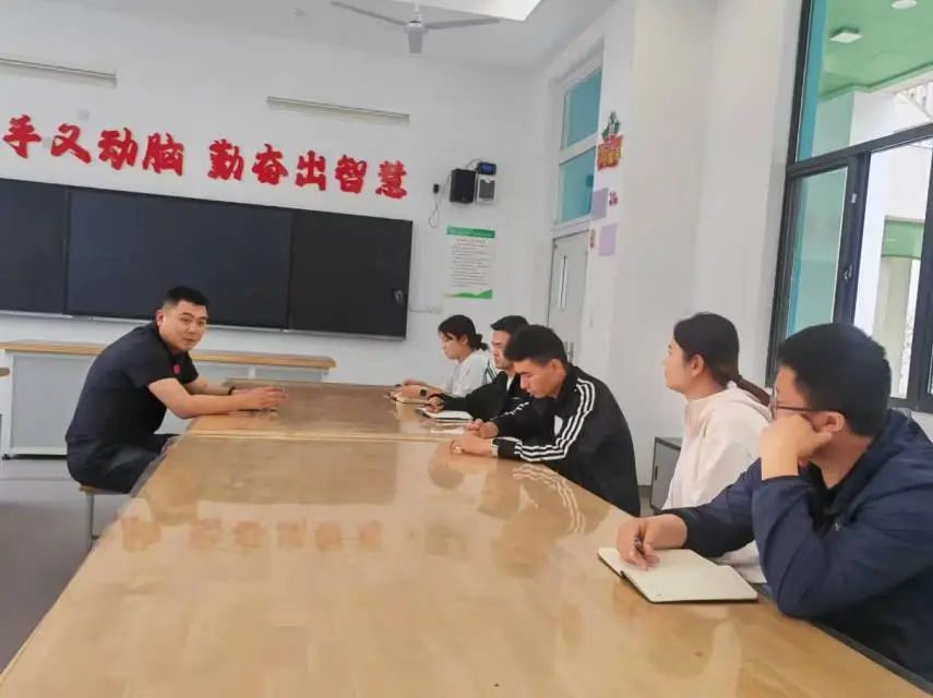【附燕新小】优化篮球技能教学 共探体育教研新路——记体育组周周晒课教研活动