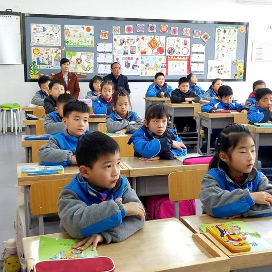 栖霞区责任督学黄素梅来我校开展督导工作