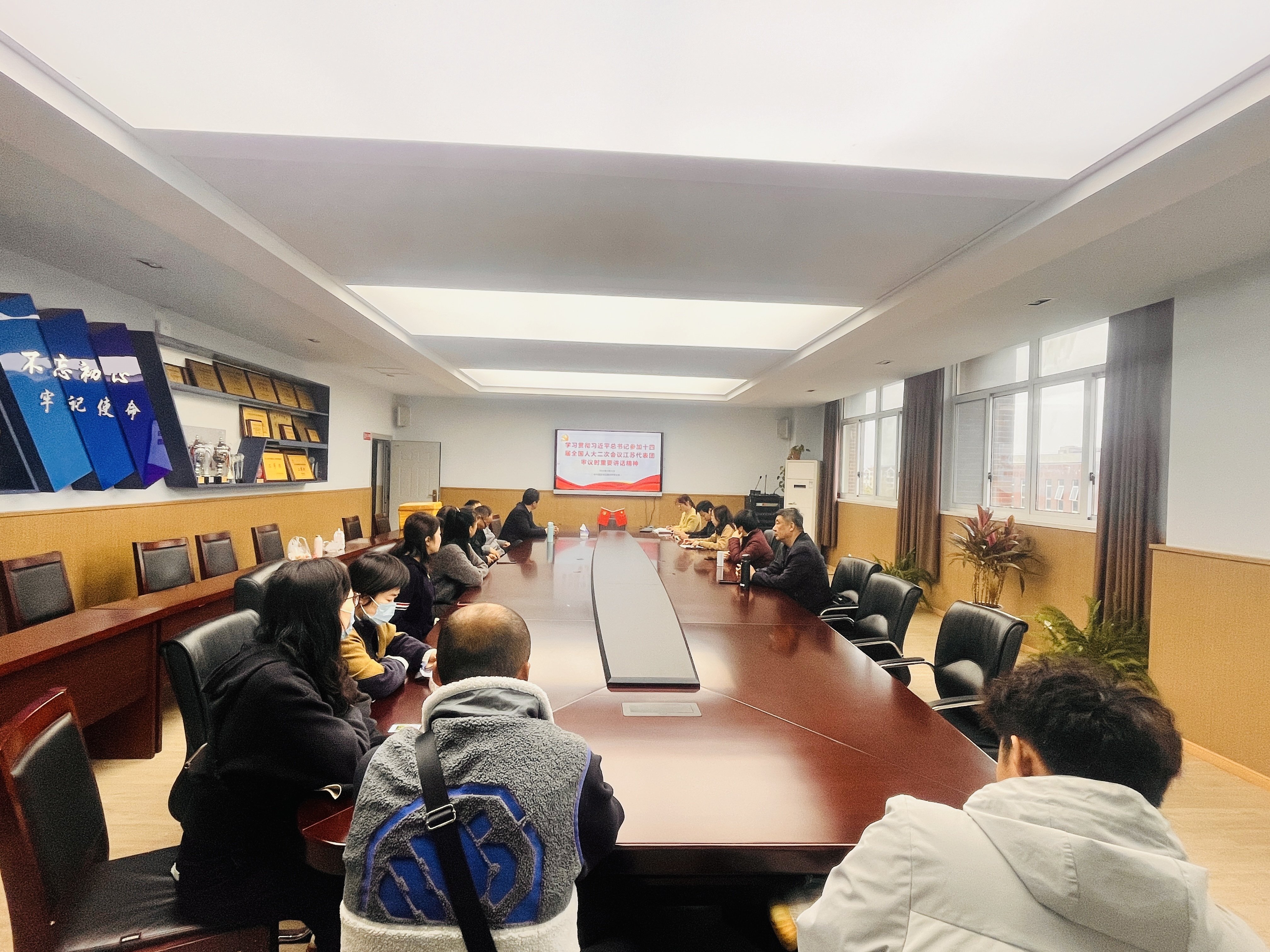 主题党日活动新闻稿3.31_html_m7c3e6005.jpg