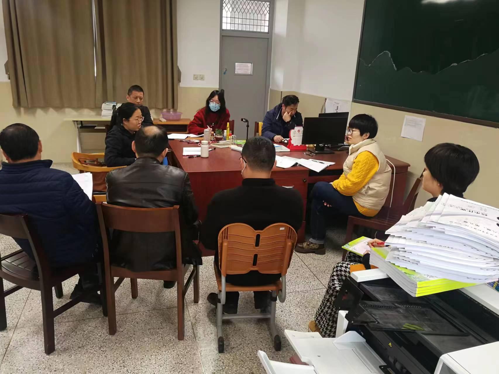 【臻美金龙】教学视导赋新能 把脉课堂助提升——区教师发展中心来我校视导_html_m621bf249.jpg
