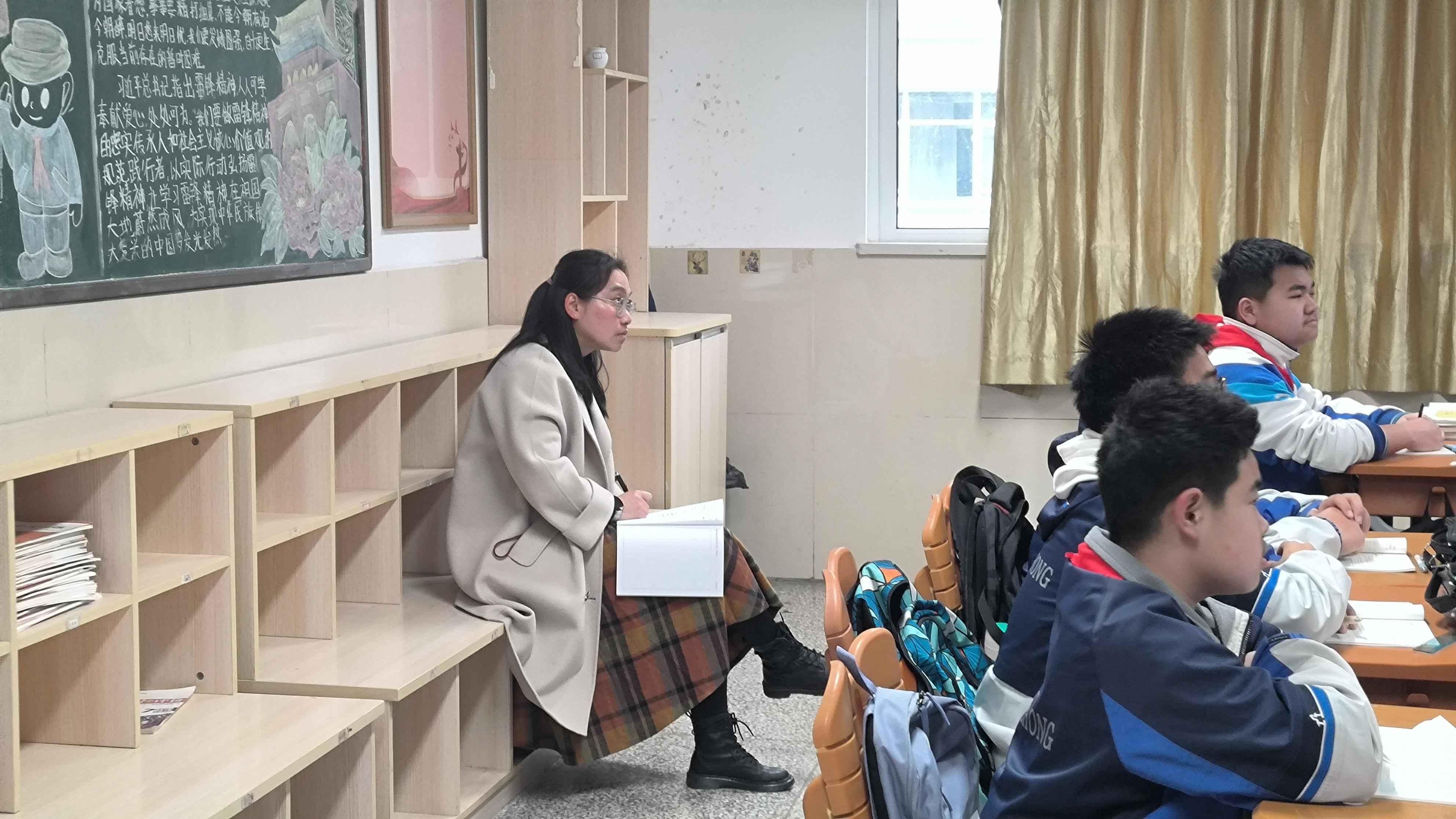 【臻美金龙】教学视导赋新能 把脉课堂助提升——区教师发展中心来我校视导_html_117c2054.jpg