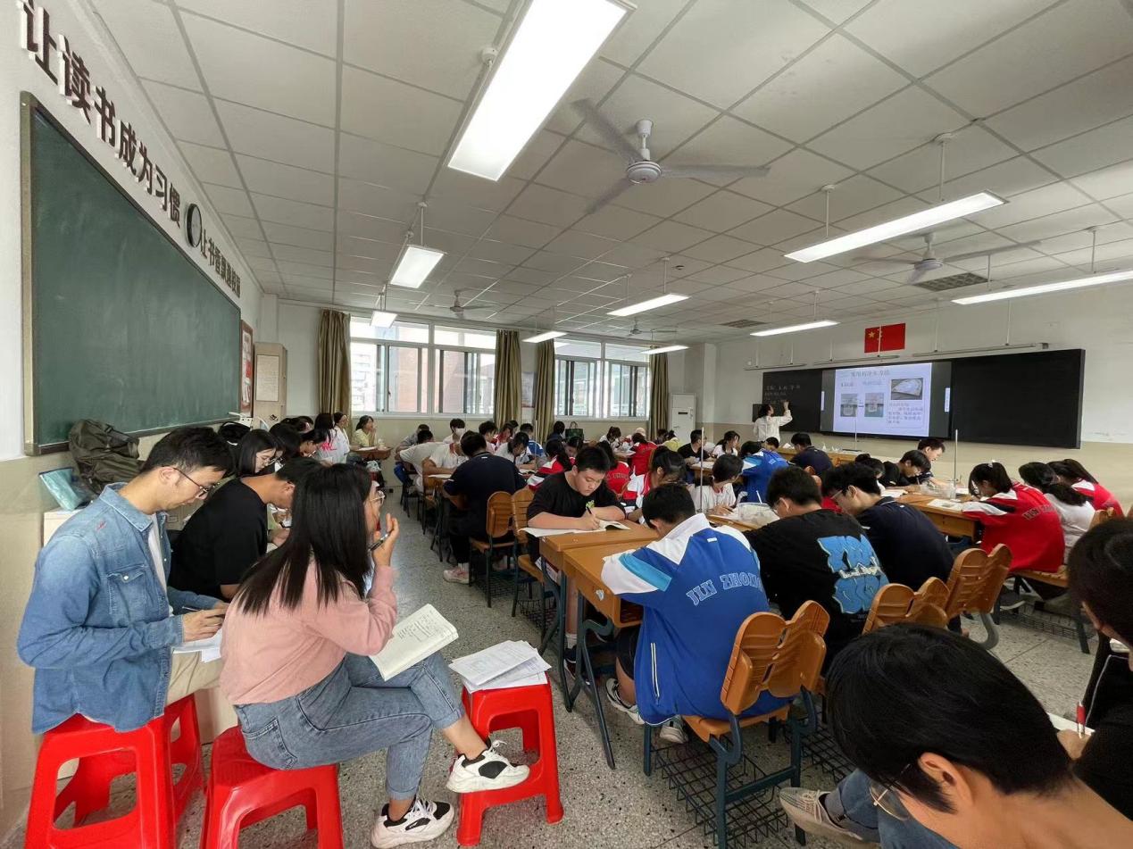 化学教研新闻稿（改后）_html_742a706d.jpg