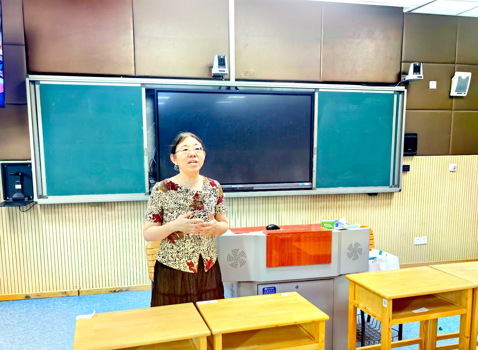 蔡老师指导语文.jpg