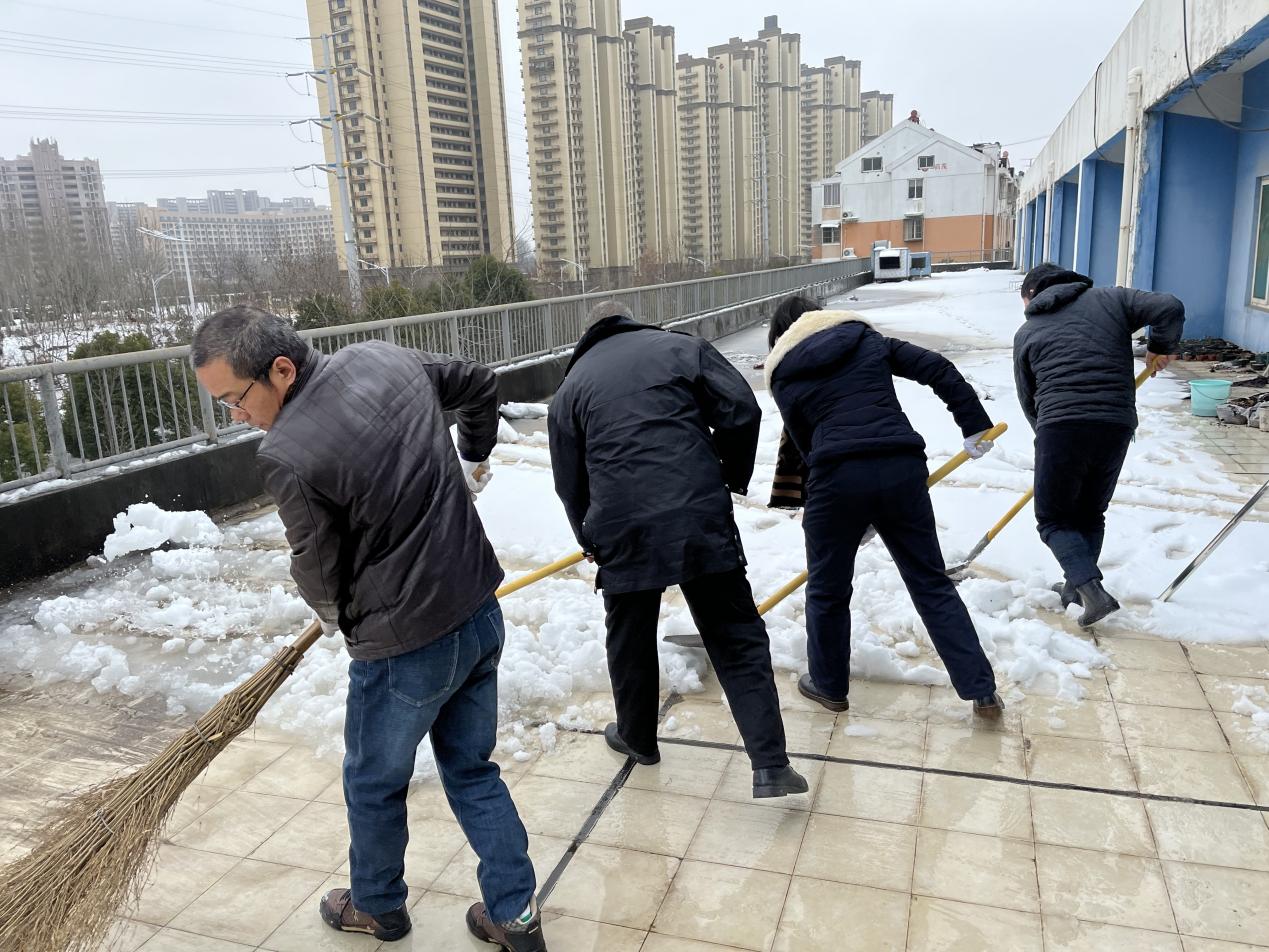 瑞雪满园兆丰年_html_2a4a2529.jpg