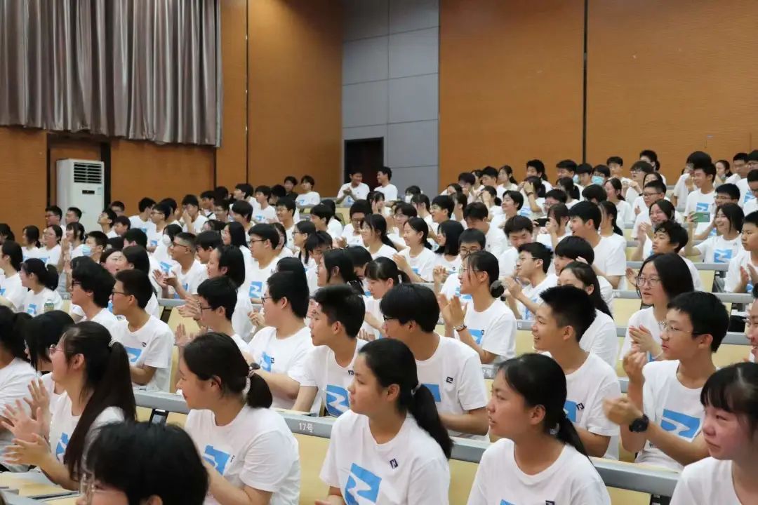 2023.6.21一中思益·润心德育  青春不散场 未来尤可期——南京一中思益学校2023届毕业典礼_html_2e139920.jpg