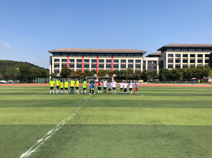 南京市第一中学马群分校2019年区长杯足球瞬间_html_293ded7c.png