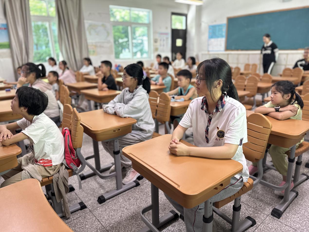 思益文康校社共建——暑期科技夏令营_html_m40444f53.jpg