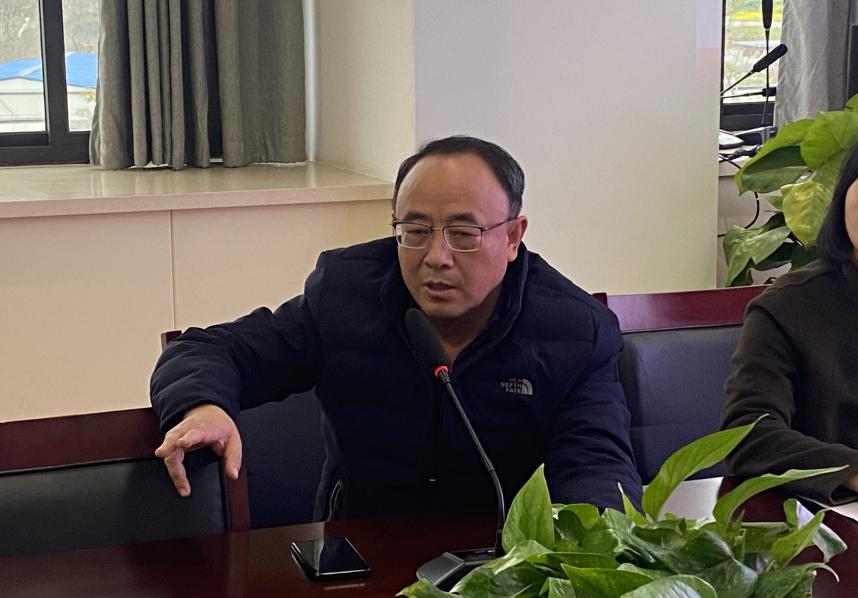 抓常规 重心育 助成长——晓庄小学班主任例会_html_m65a2b2d.jpg