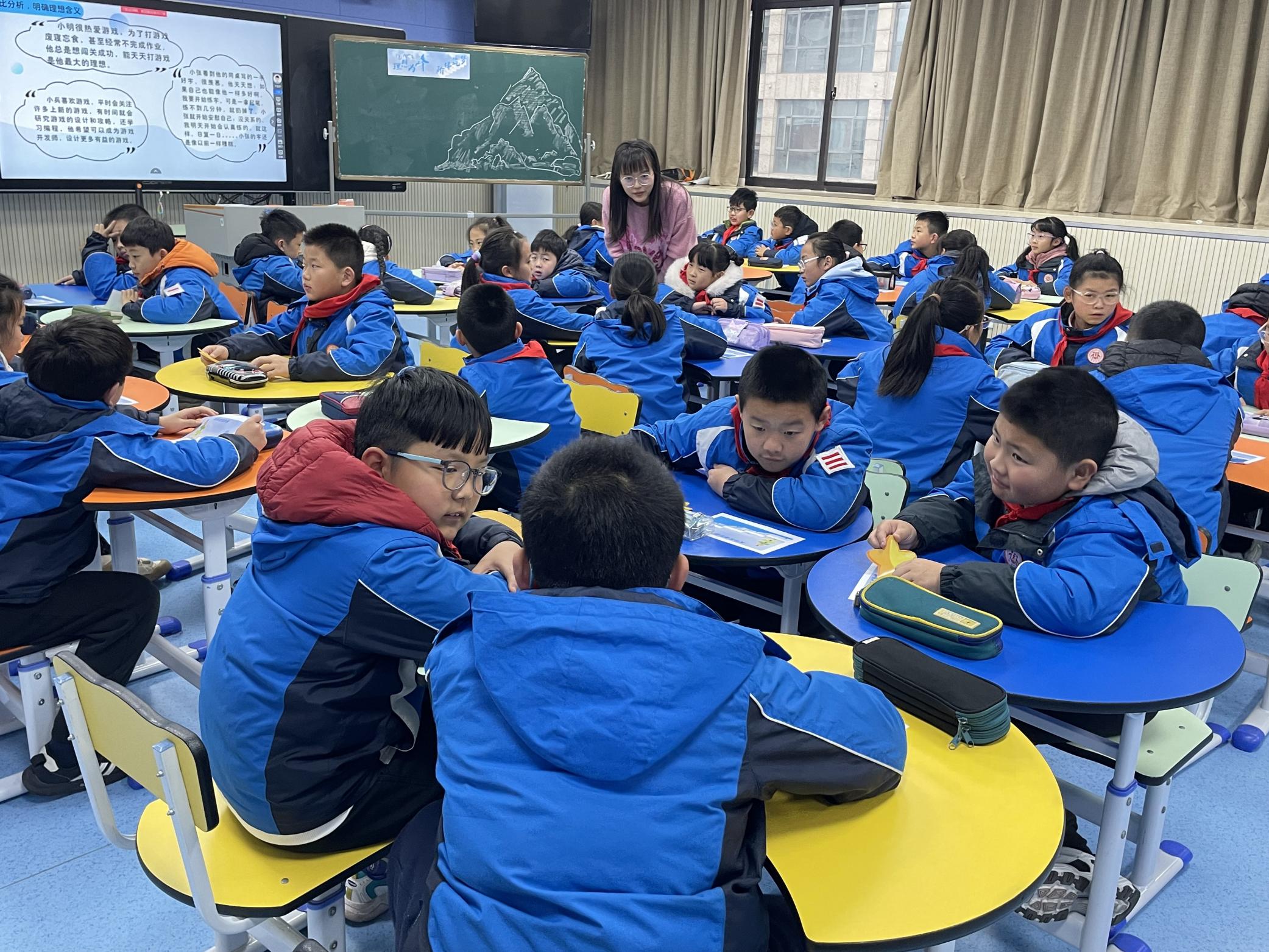 20241227班会赛课绽芳华 润物无声助成长_html_18665282.jpg
