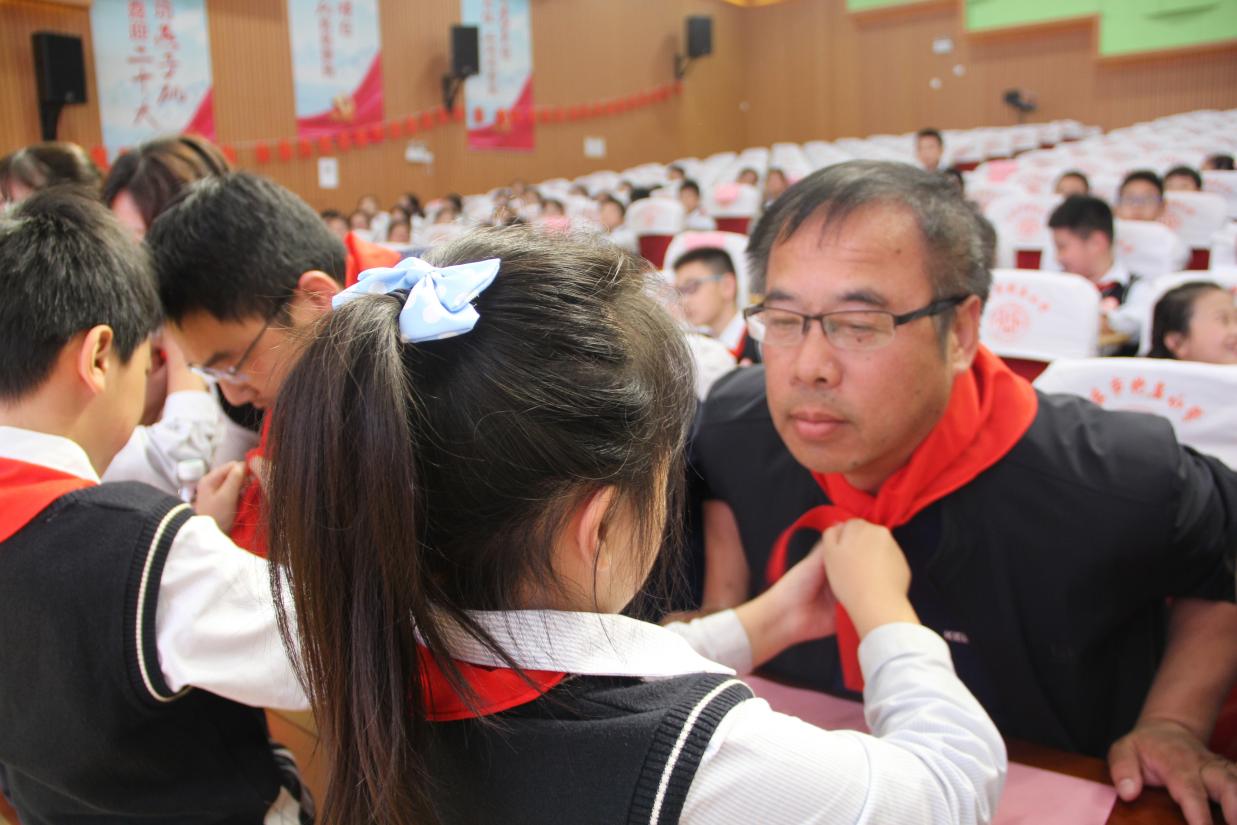 第三届少代会新闻稿_html_1533596a.jpg