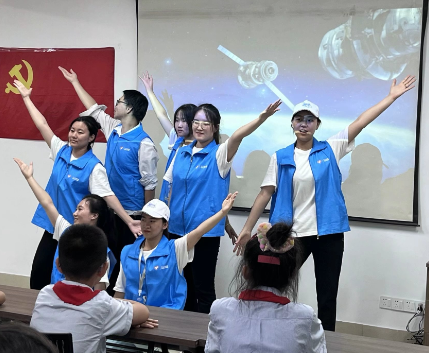 3.寻访伟大成就 传承“两弹一星”精神 _html_1bd898b2.png