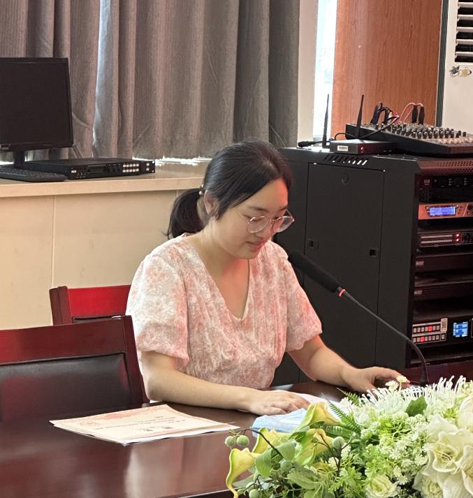 师徒结对传薪火 携手共进谱华章_html_m574bdb9a.jpg