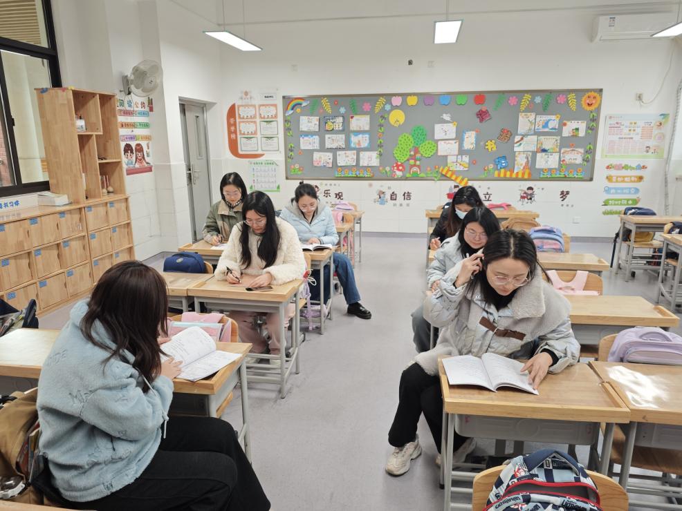 20250324中语组组内课新闻稿_html_m5a23db2f.jpg