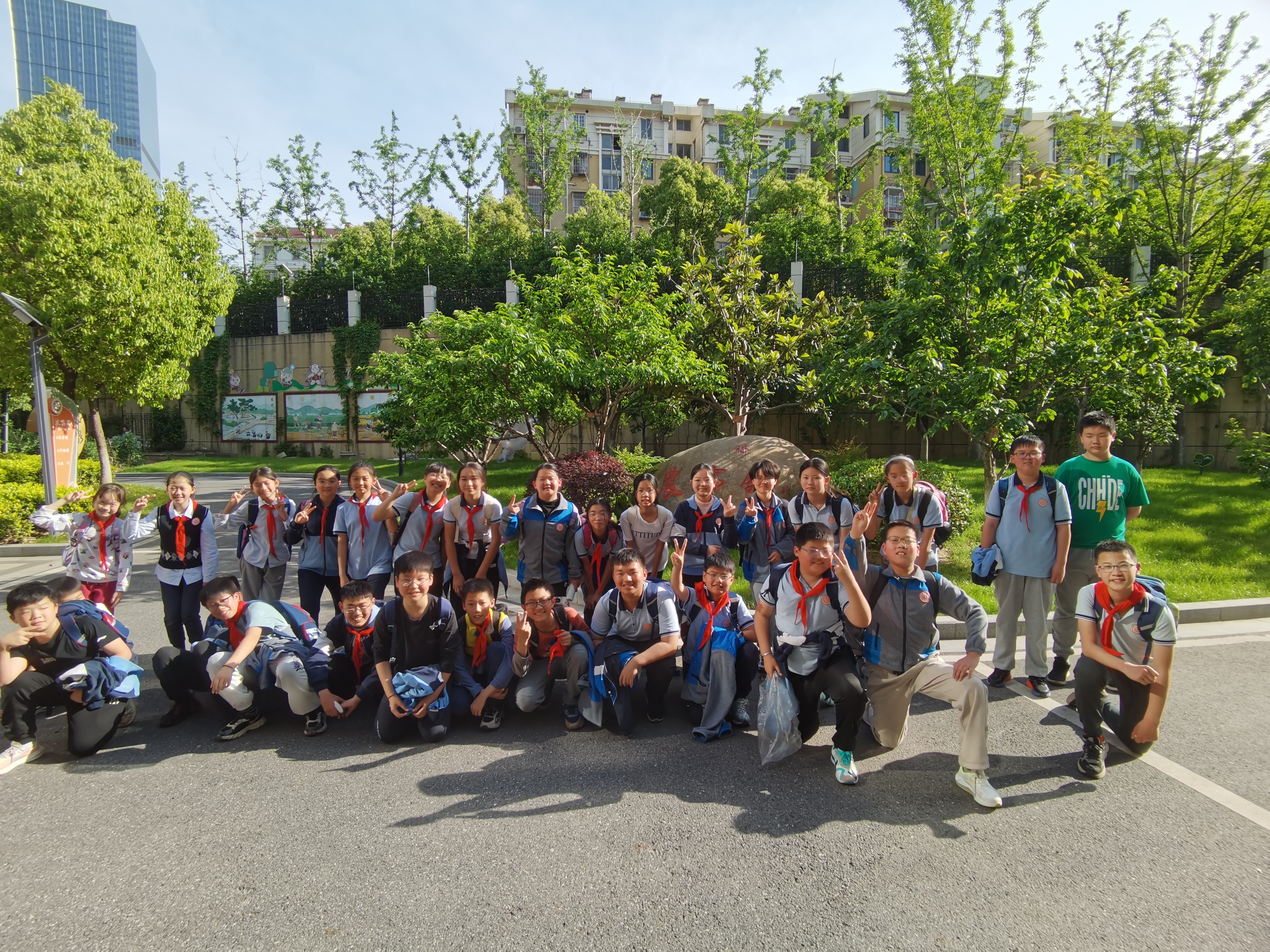 202040430播种希望  向阳生长（种向日葵）(1)_html_m24efa0d1.jpg