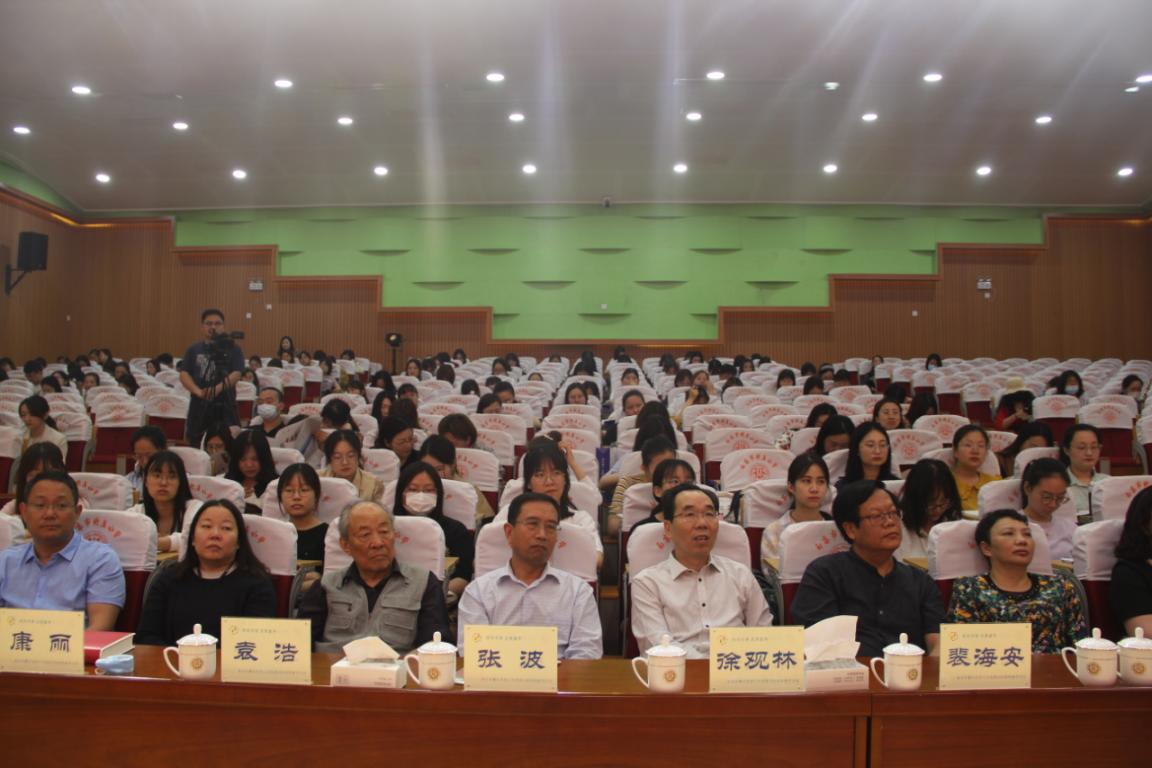 【知行晓庄】浸润书香 点亮童年——南京市攀灯名师工作室第19次联袂教研活动成功举办