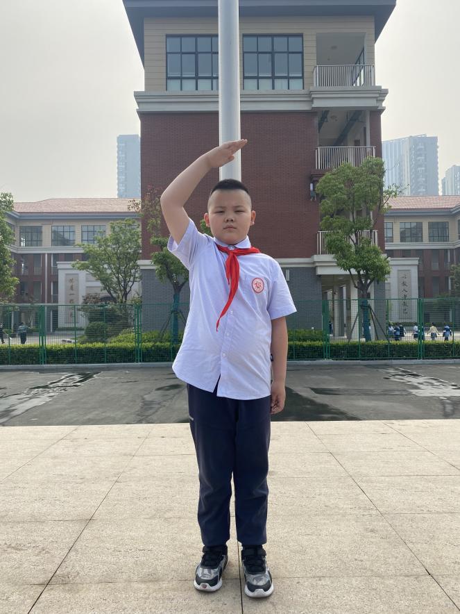 【飘扬吧，红领巾】在阳光下成长(1)_html_369ac3fd.jpg
