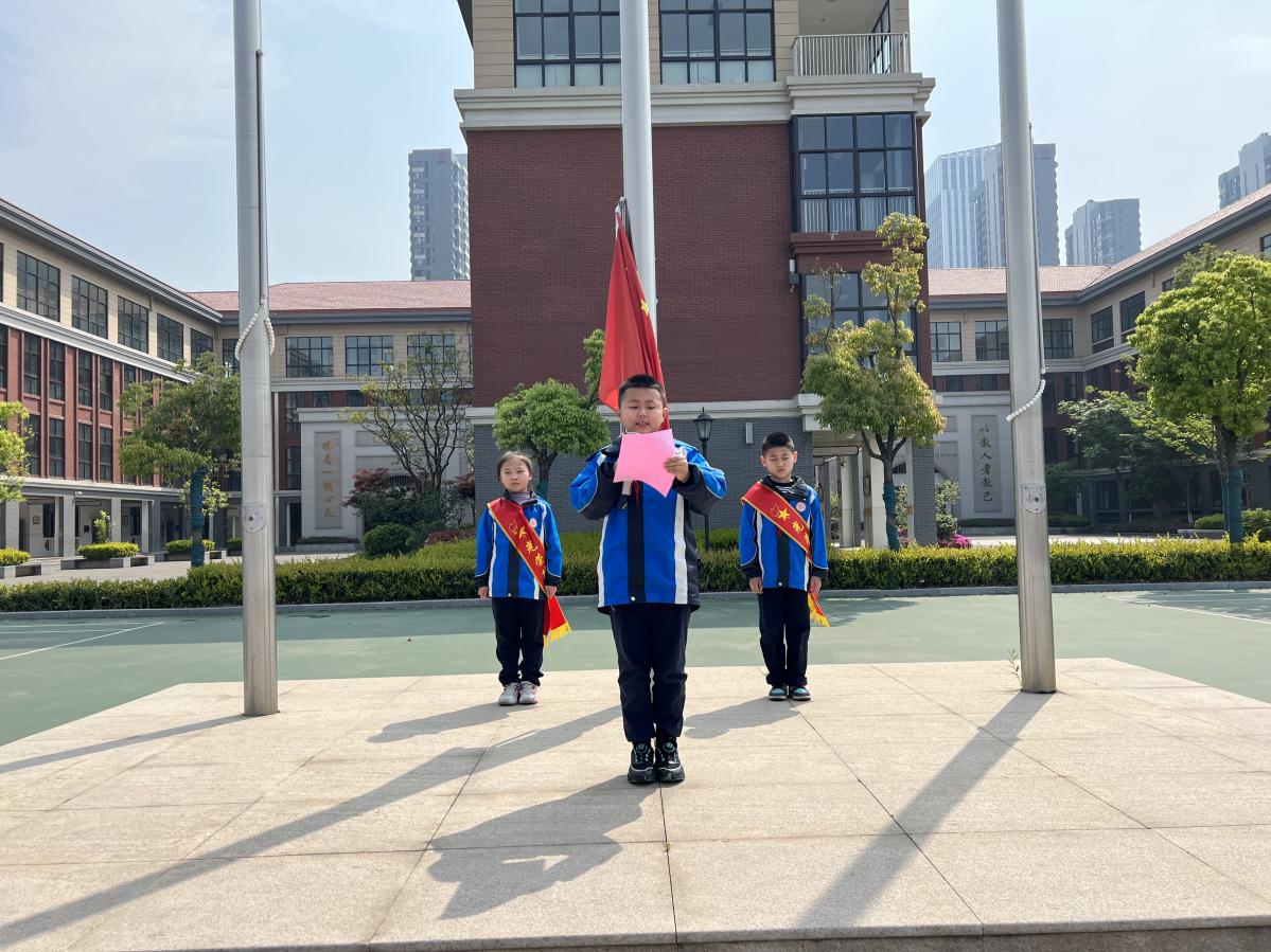 第十周新闻稿_html_m592c3a11.jpg