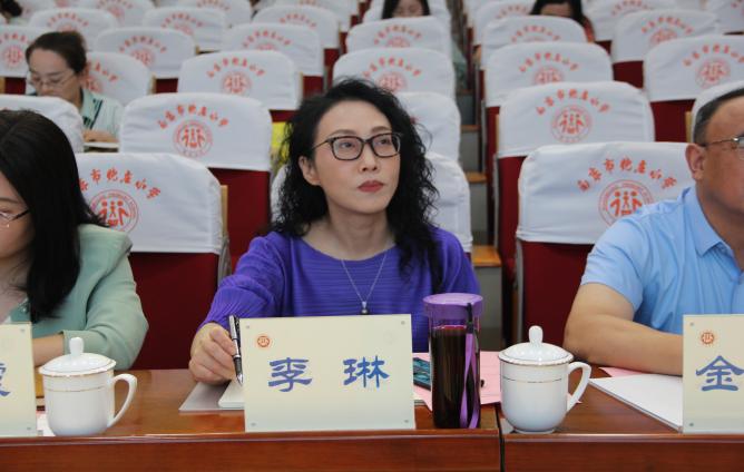 “小先生制”下自动课堂小学数学自动课堂展示与研讨活动_html_m10a18f71.jpg