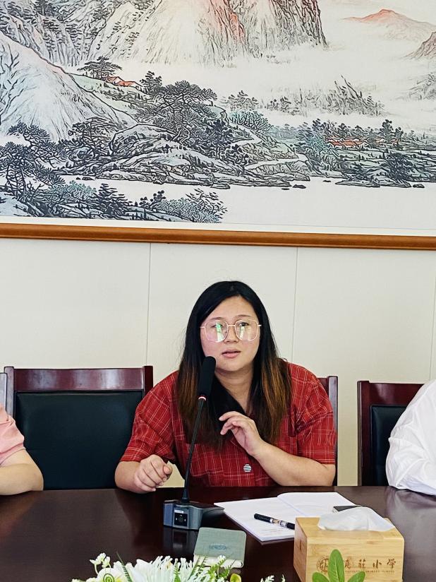 聚焦常规教育  促进习惯养成——一年级班主任工作例会新闻稿_html_m78caf2b5.jpg