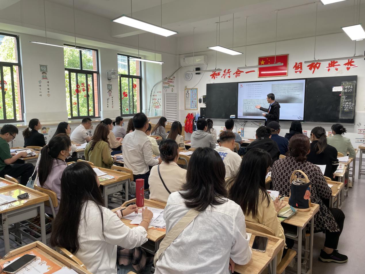 2025.4.25 2024-2025第二学期家长会新闻稿_html_2d3d23f5.jpg