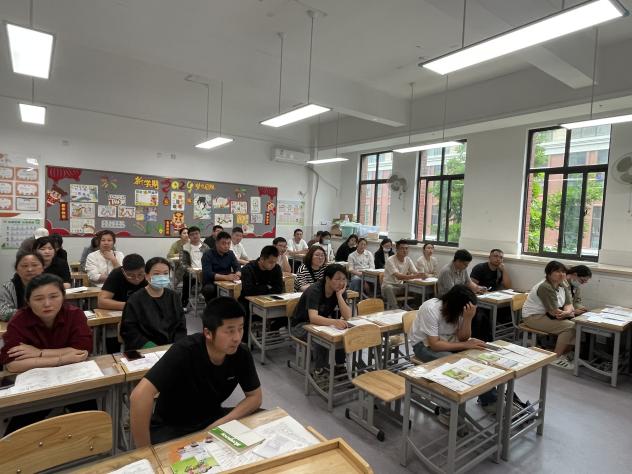 20240514期中家长会_html_54752d83.jpg