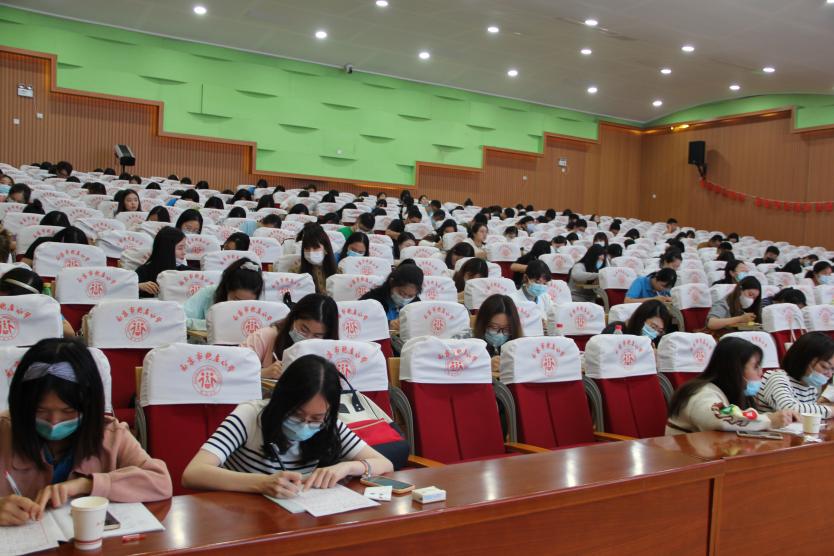 2021年栖霞区新教师入职培训小记（晓庄小学）新闻稿 (1)_html_me791560.jpg