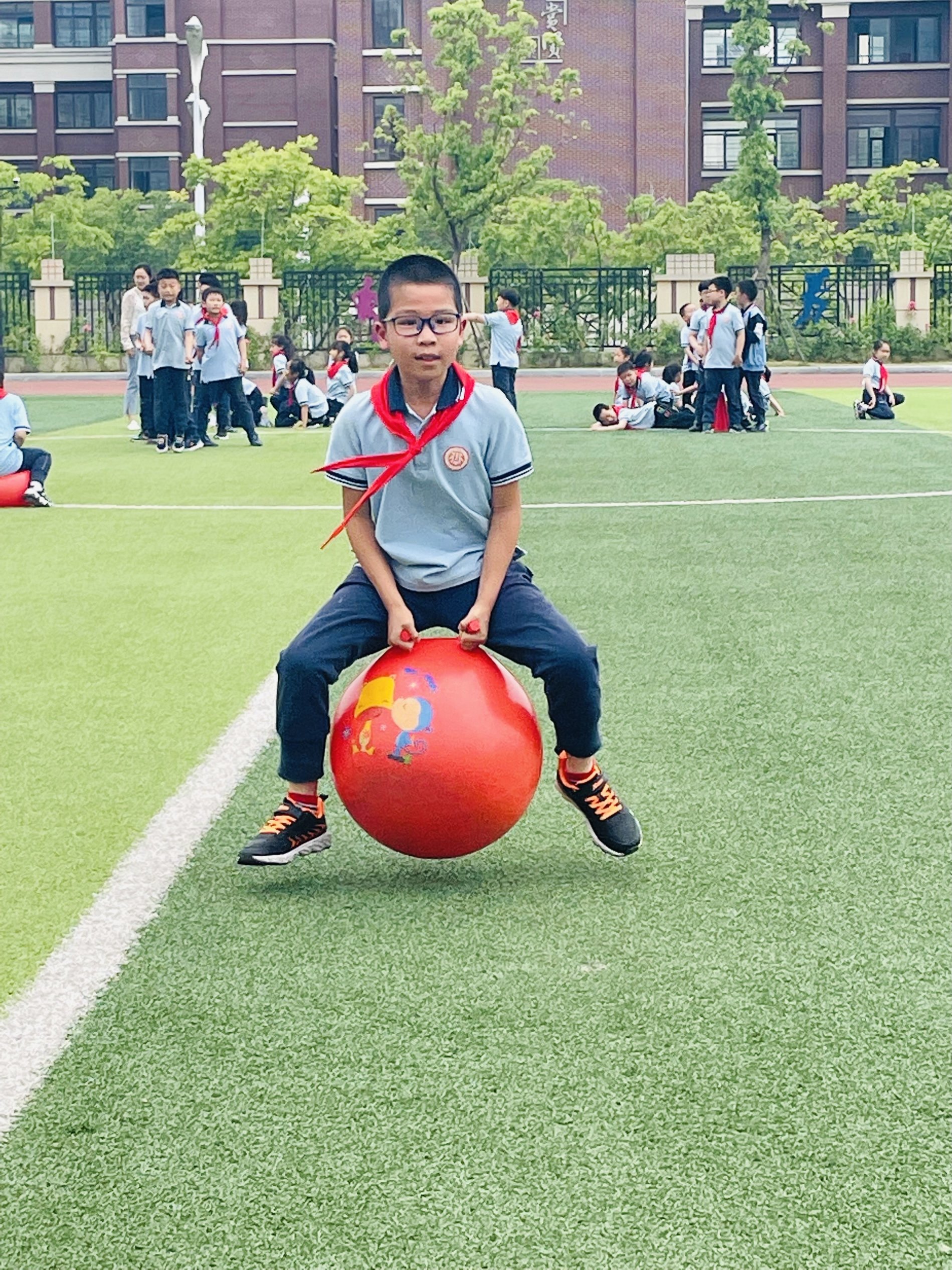 球儿跳跳欢欢笑笑晓庄小学心理健康教育月系列活动（二）_html_61cce5ea.jpg