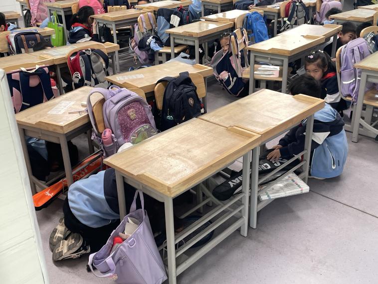 【知行晓庄】人人讲安全 个个会应急  ——南京市晓庄小学（行知校区）地震逃生演练报道