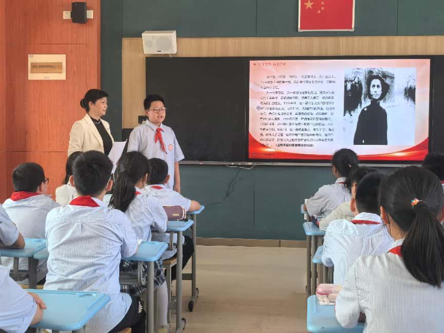时空对话忆峥嵘 青春接棒启新程(1)_html_m3b6f2fdd.jpg