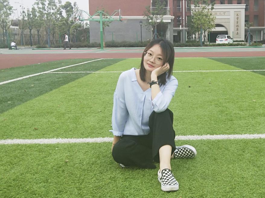 杨媚 党员先锋介绍_html_m5852c3d3.jpg