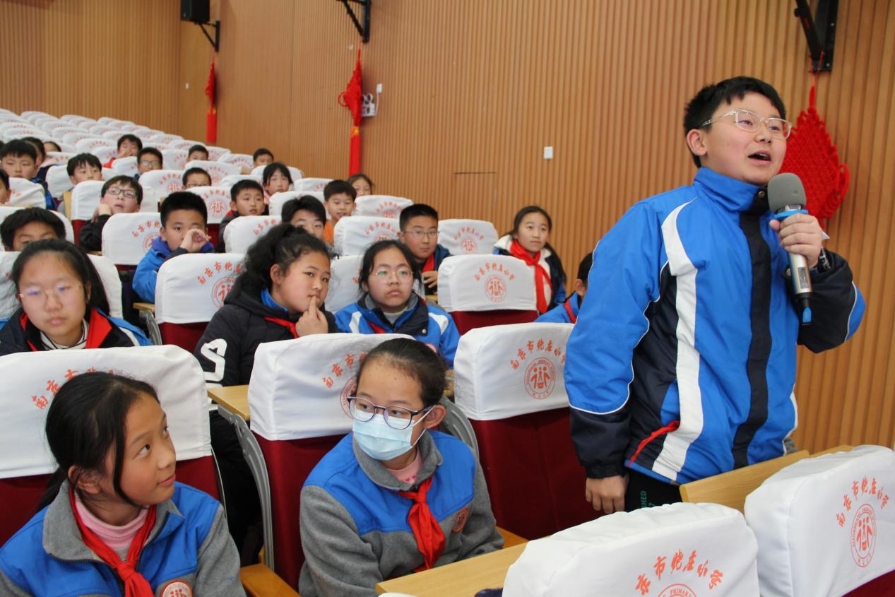 20231211学习劳模模范 争做时代新人_html_mac9201a.jpg