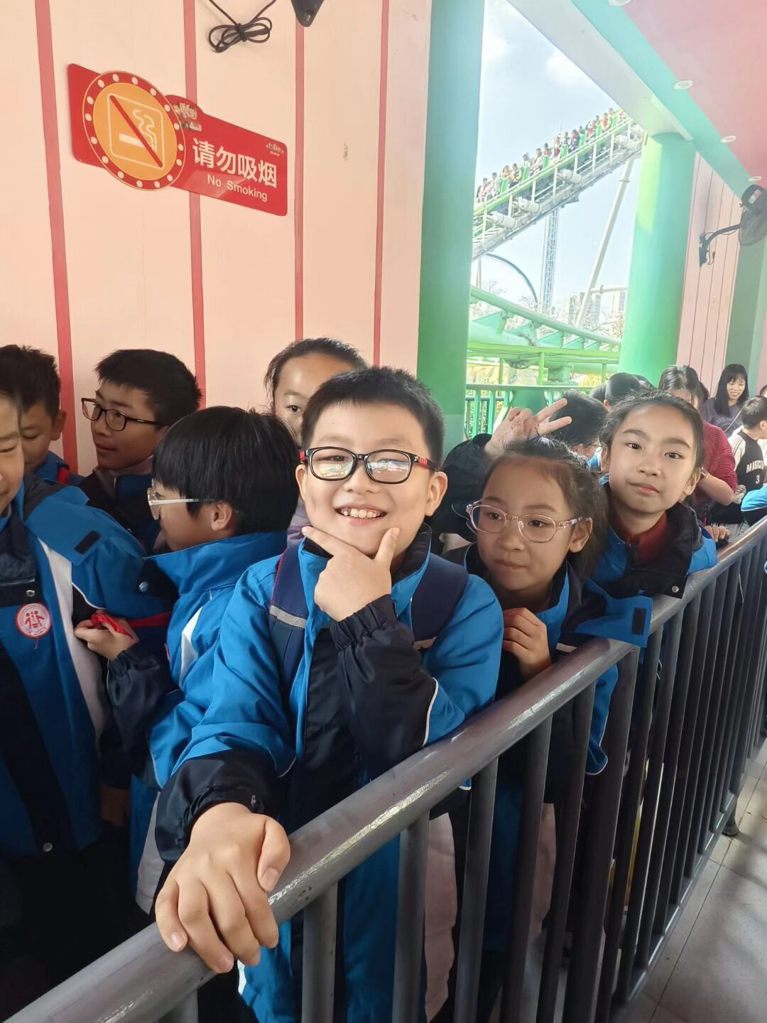 2025.10.24秋游_html_165018f8.jpg