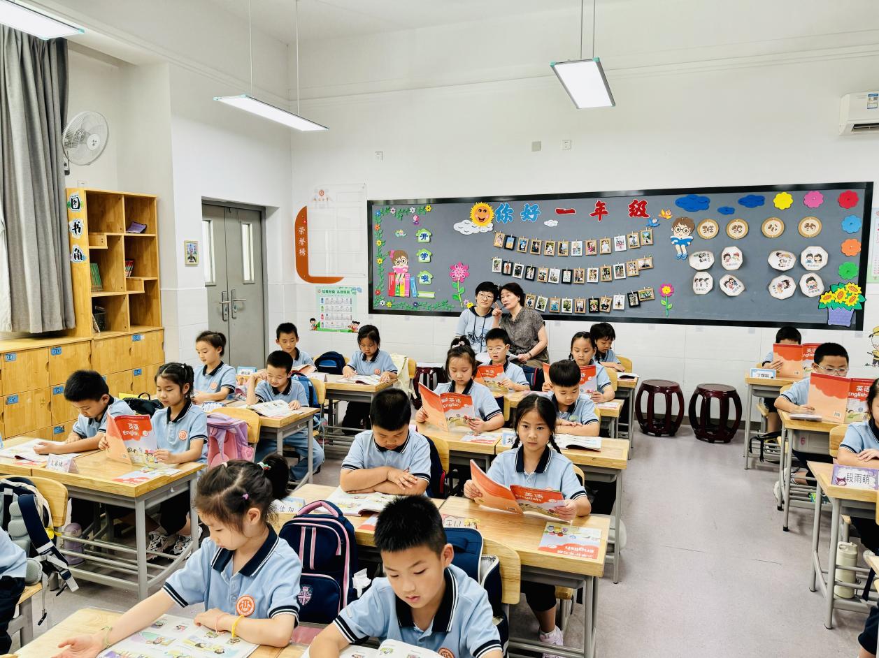 20240920活动报道：探究单元主题意义 共研低段英语教学(1)_html_m177d6351.jpg