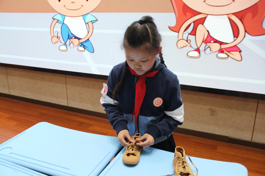 晓庄小学劳动月系列活动新闻_html_1821c6f8.jpg