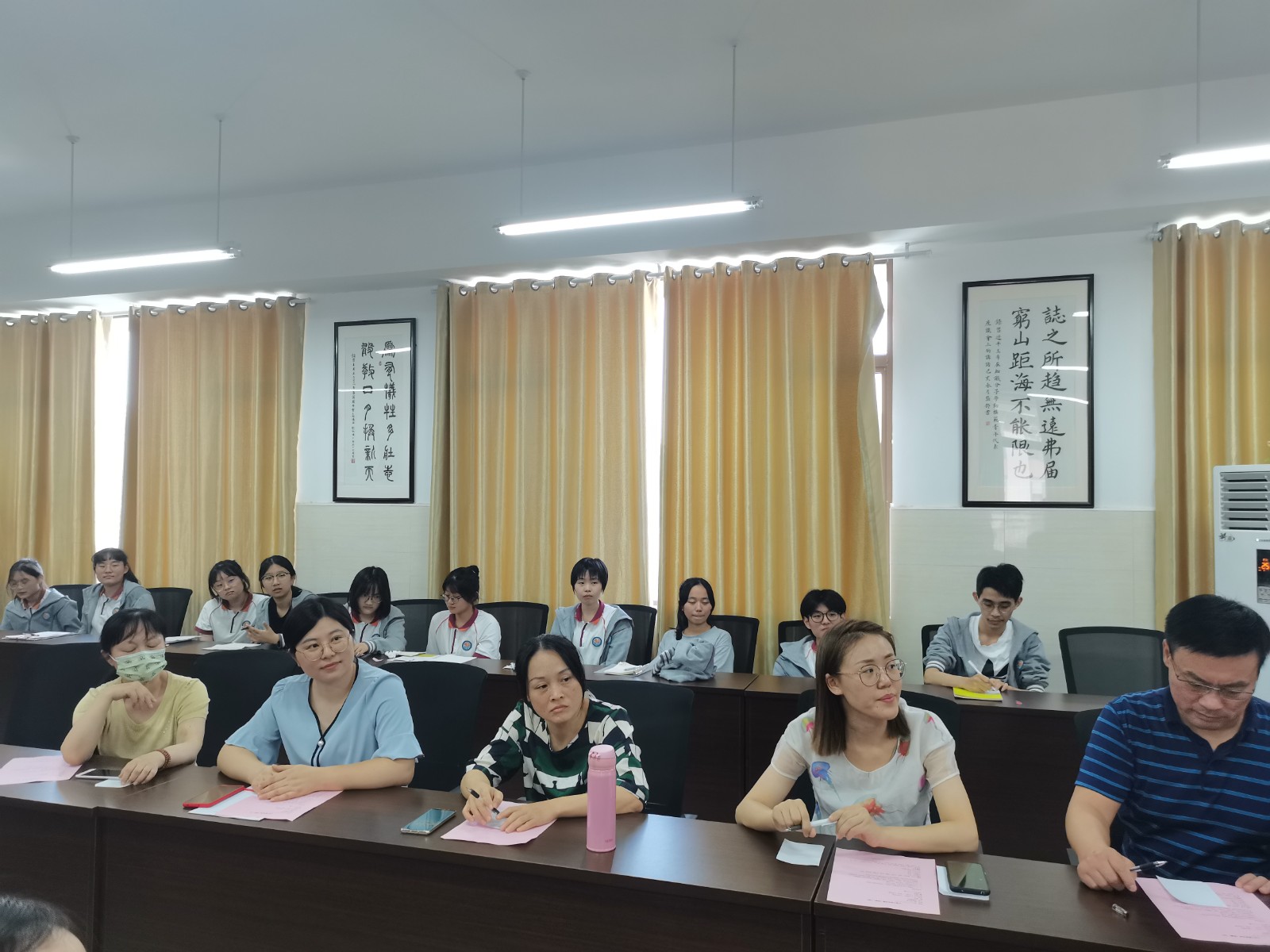 评审现场.jpg 评审现场.jpg