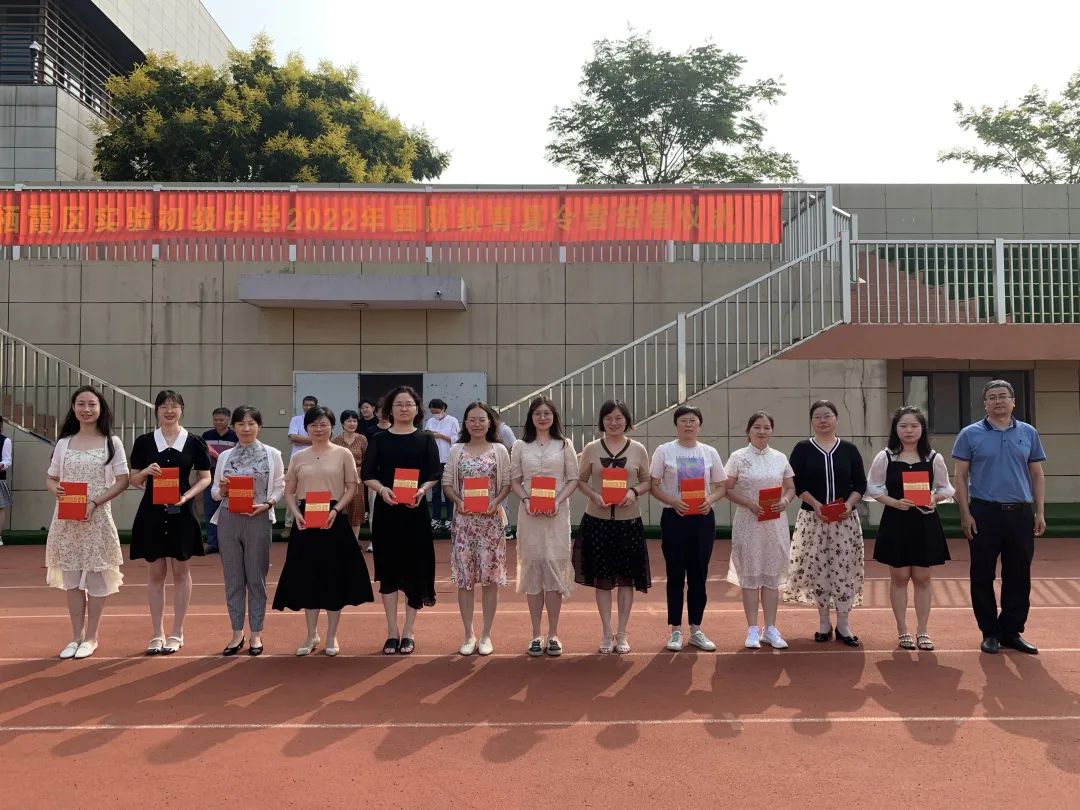 教师节报道_html_m561ea062.jpg