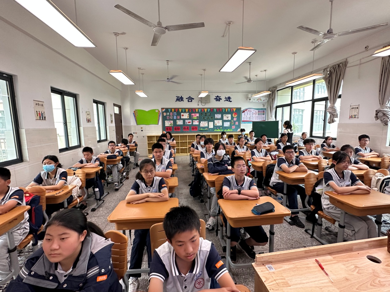 2023.6.29法制护航 与法同行——实初尧化开展法制安全教育讲座_html_m4cf643b4.jpg