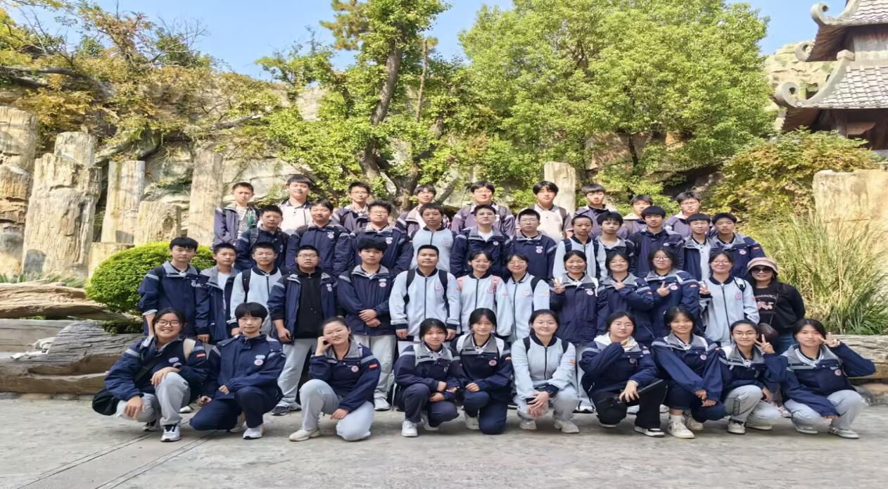 2.17升旗报道_html_116c27cb.jpg