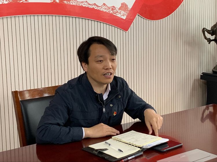 2021.4.13实初尧化召开分年级班主任工作会议_html_596d66b8.jpg