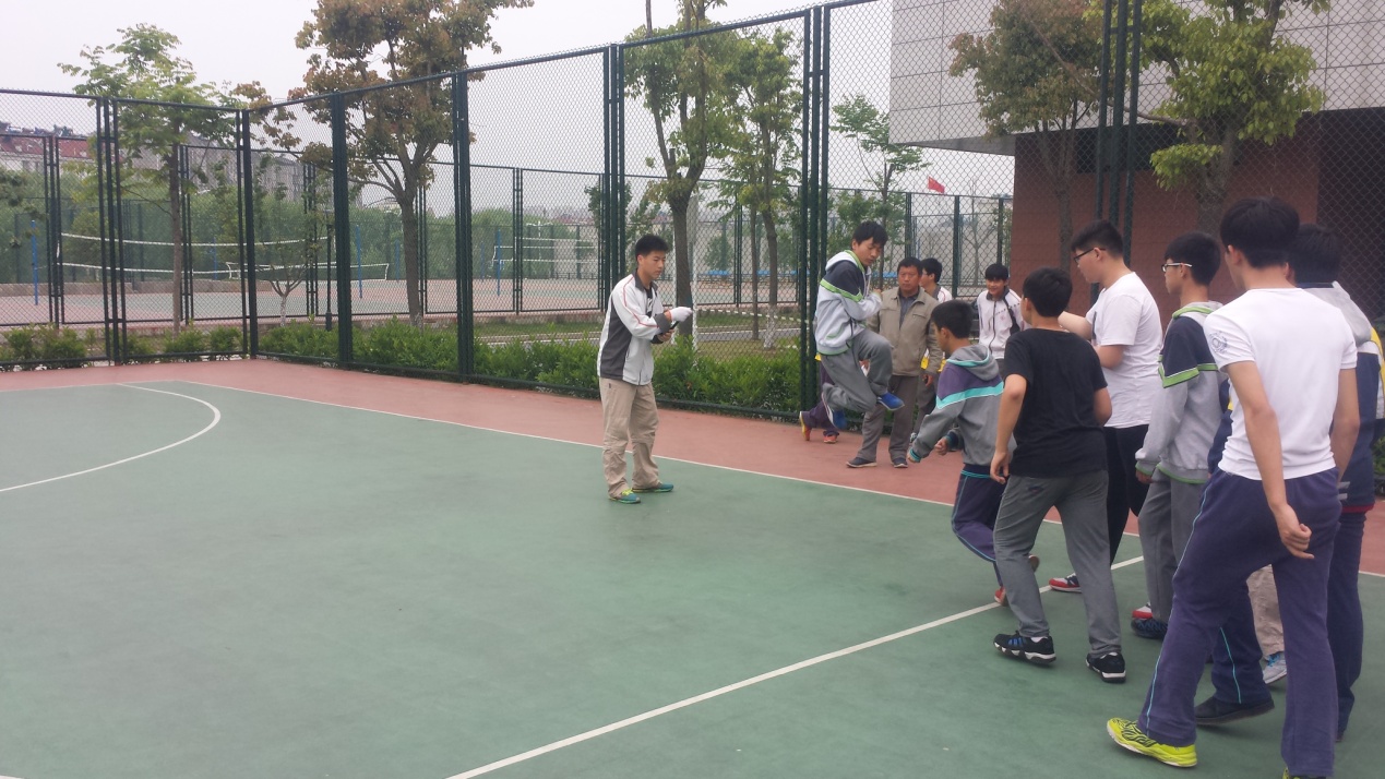 8-5-2冬季栖霞区海门实验初级中学跳长绳比赛处成绩册_html_m640edfaa.jpg