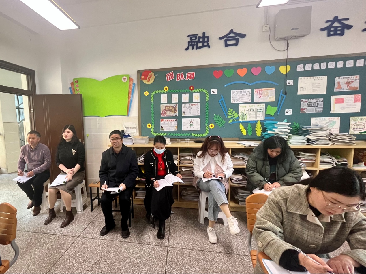 【融进实园】同课异构展风采 教学研讨促成长——热烈欢迎海门专家团队来我校指导交流_html_13fdee1.jpg