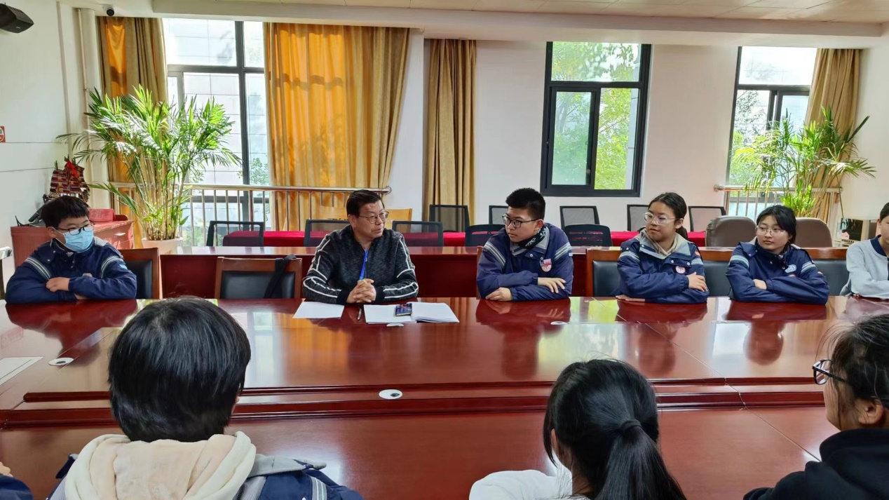 【融进实园】强化协同育人，助力家校共育——栖实尧化“家校社协同育人”和学生健康体测工作专项督导_html_19b02056.jpg