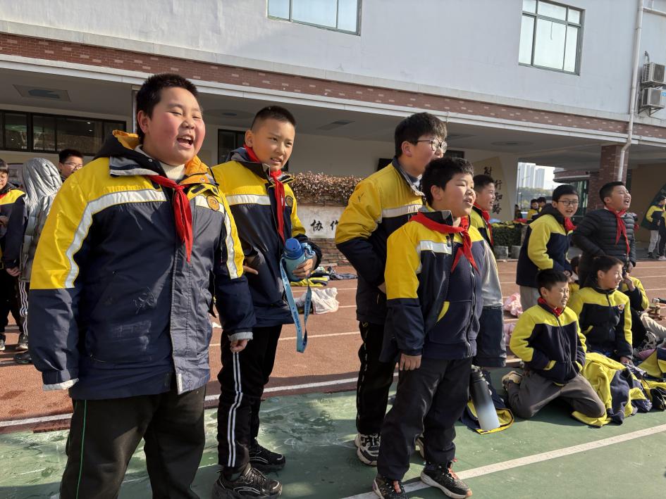 2025.1五1班月小结_html_m4432ebf8.jpg