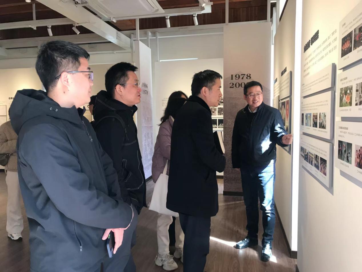 参观新闻稿_html_m52ecba12.jpg