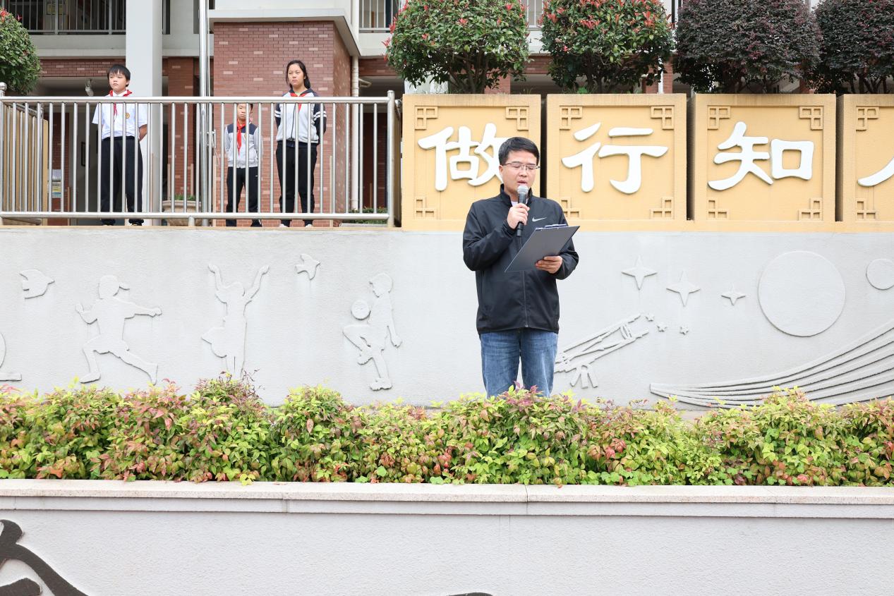 升旗仪式_html_4d961cc.jpg